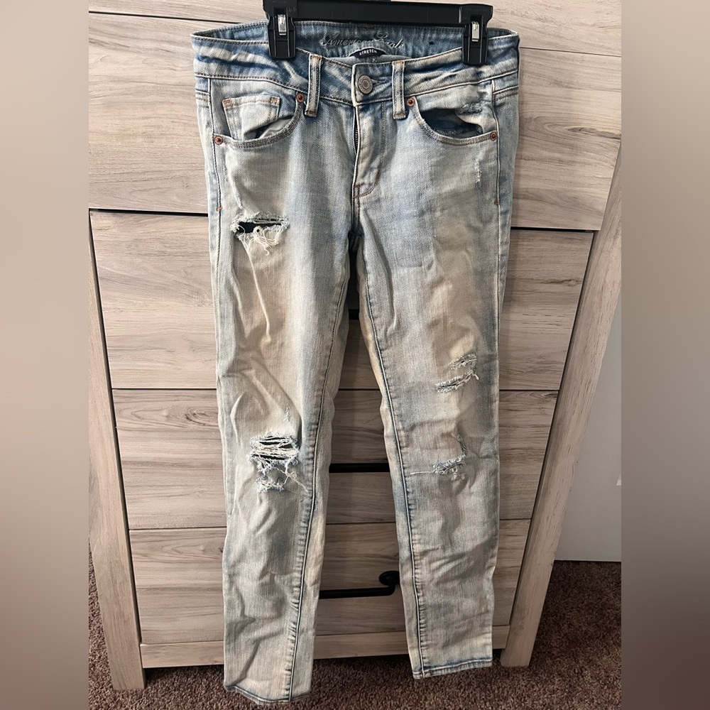 America Eagle size 2 skinny jeans